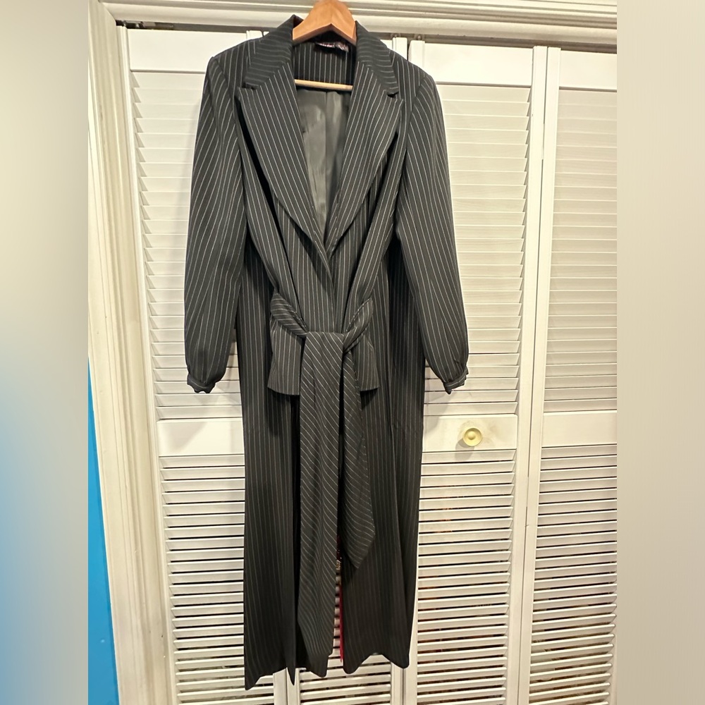 Rare black and white striped belted pantsuit size 14 by Shape FX